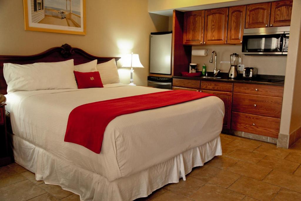 לייק פלאסיד Lake Grassy Inn & Suites חדר תמונה